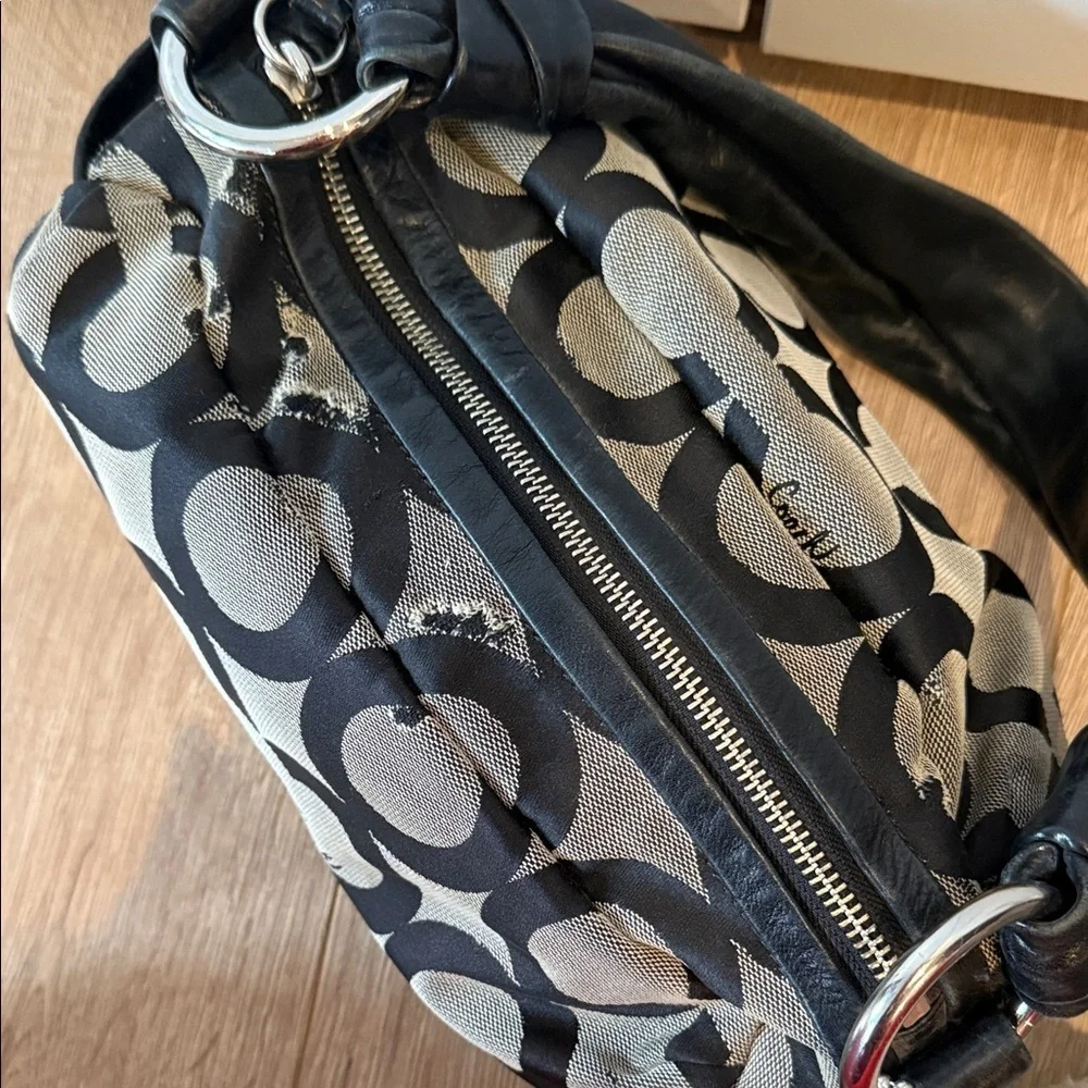 Coach elegant shoulder
